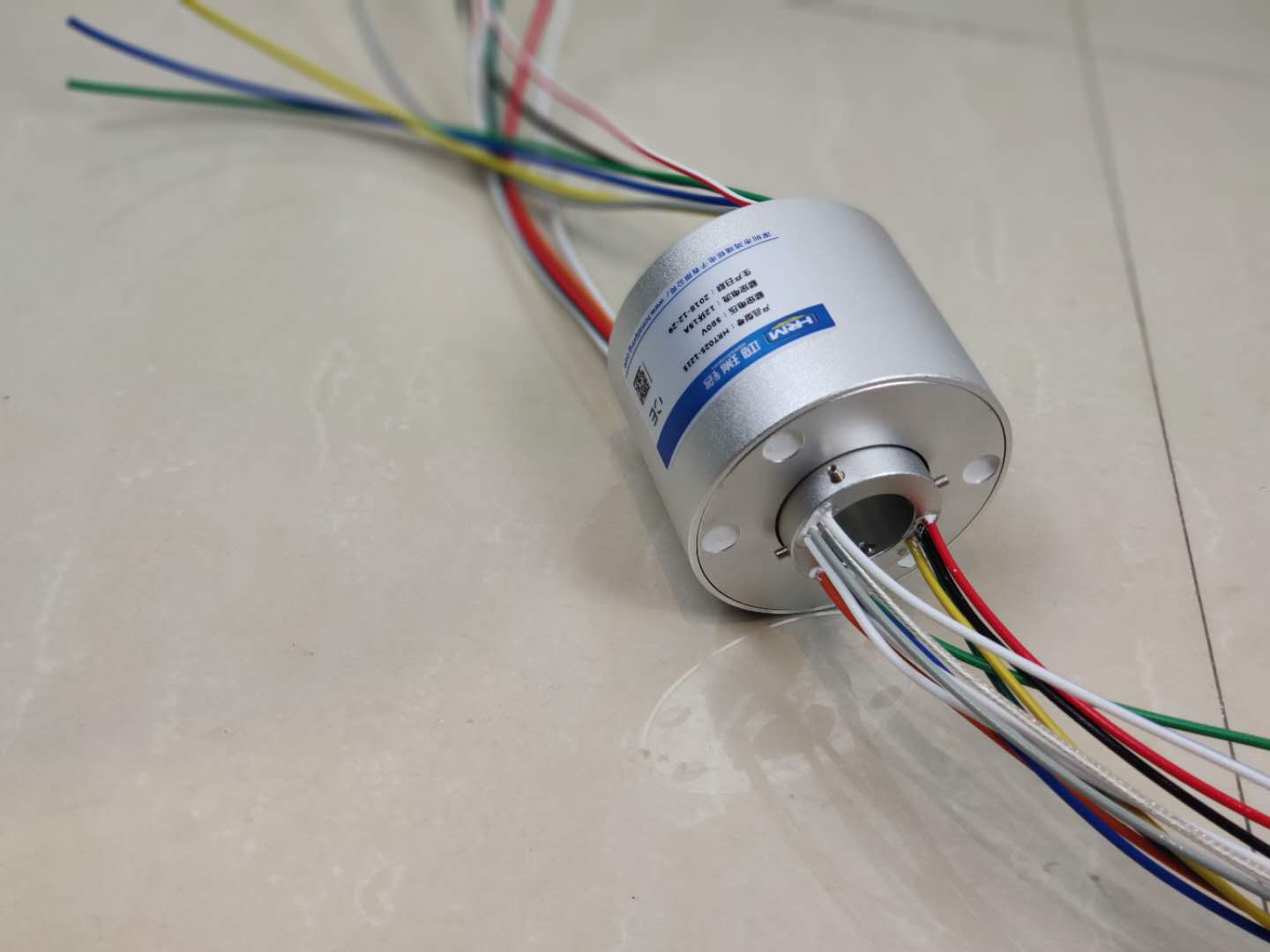 軍用導(dǎo)電滑環(huán)有什么工作原理?